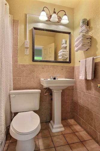Shark Reef Resort Motel & Cottages