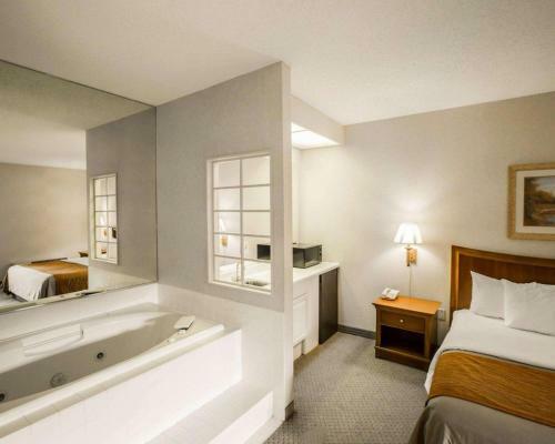 Hotel Comfort Inn On The River - Cherokee