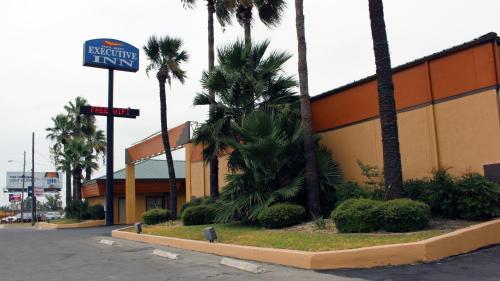Motel Del Rio Executive Inn