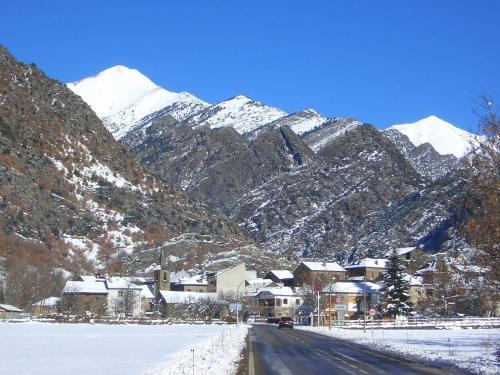 Hostal Monta�a
