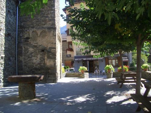 Hostal Monta�a