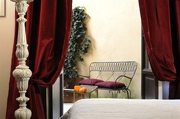 Albergue Casa Howard Residenza D`epoca (florence)