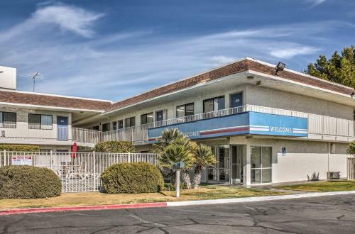 Motel 6 Mojave