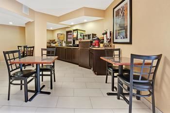 Hotel Days Inn And Suites Desoto