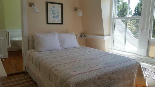 Bed & Breakfast Wades Point Inn On The Bay
