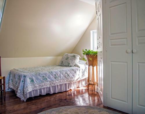 Bed & Breakfast Wades Point Inn On The Bay