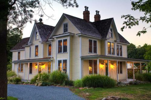 George Brooks House B&B
