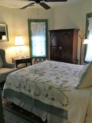Parsonage Inn Bed And Breakfast