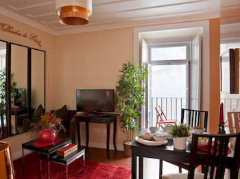 Lisbon Colours Bairro Alto Apartments