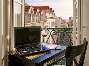 Lisbon Colours Bairro Alto Apartments