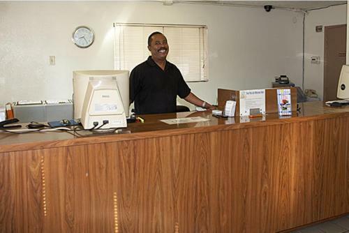 Ez 8 Motel Newark
