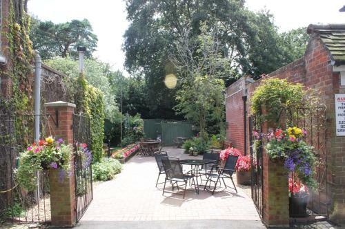 Hostal Yenton Hotel