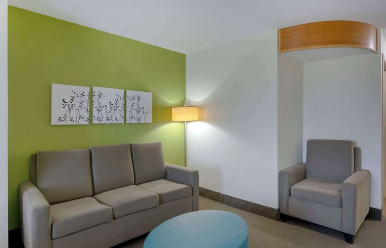 Hotel Sleep Inn & Suites At Fort Lee