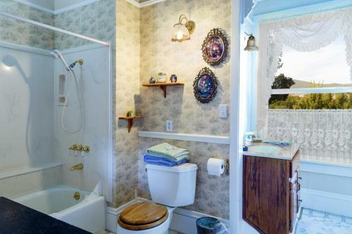 Roseberry House Bed & Breakfast