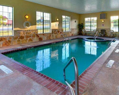 Hotel Quality Inn & Suites - Glen Rose