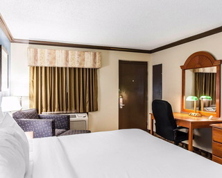Hotel Quality Inn & Suites