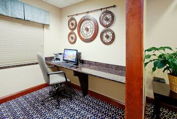 Holiday Inn Express Hotel & Suites Mount Airy