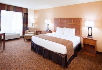 Holiday Inn Express Hotel & Suites Mount Airy
