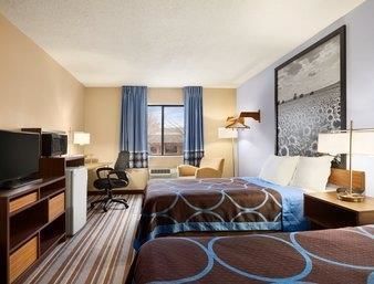 Hotel Super 8 Pittsburg Ks