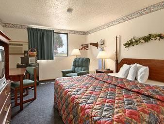 Hotel Super 8 Pittsburg Ks