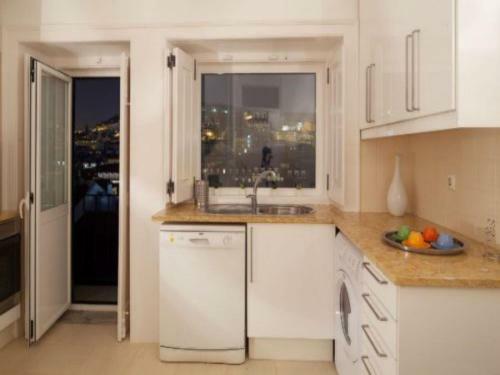 Traveling To Lisbon Chiado Apartments