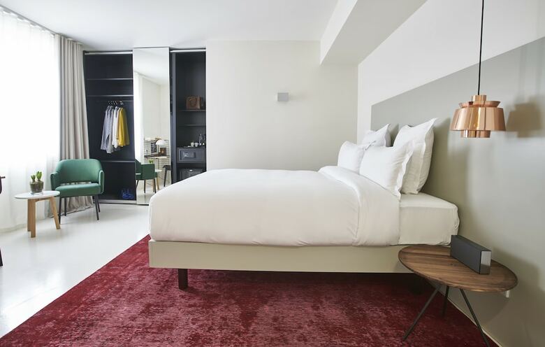 9hotel Sablon