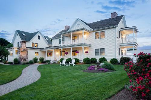 Bed & Breakfast Inn At Harbor Hill Marina