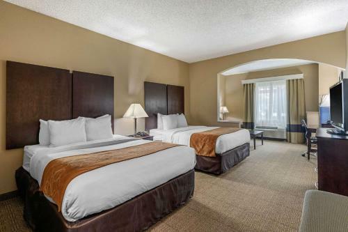 Hotel Comfort Suites Near Stonebriar Mall