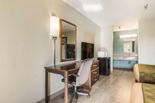Hotel Econo Lodge Inn & Suites I-65