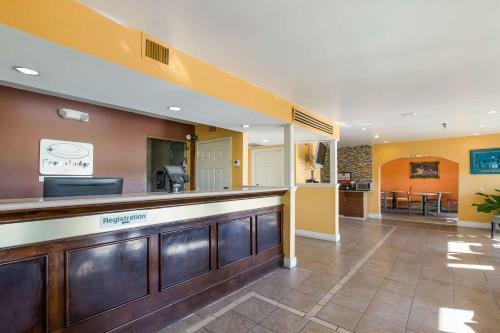 Hotel Econo Lodge Inn & Suites I-65
