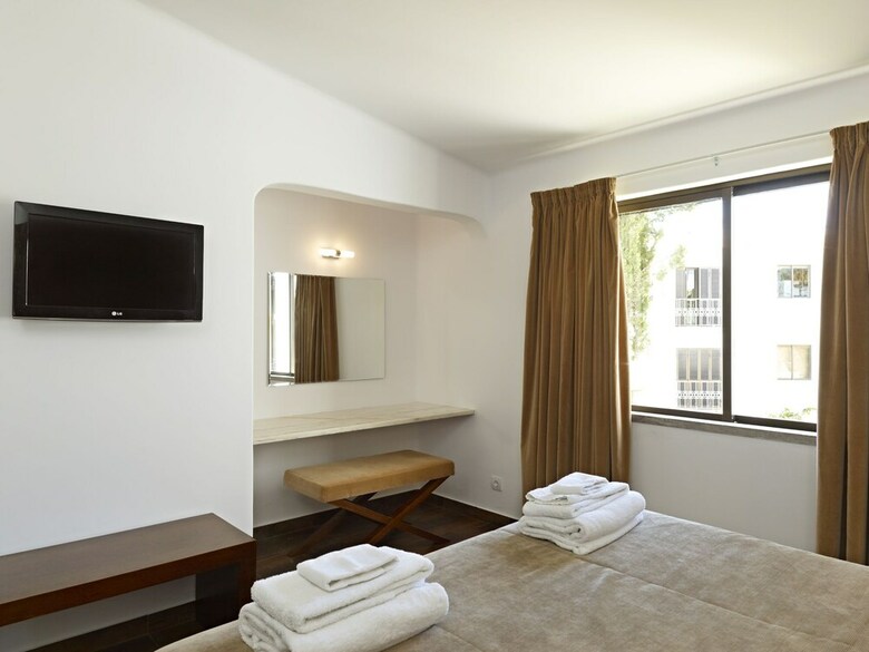 S�o Rafael Villas, Apartments & Guesthouse