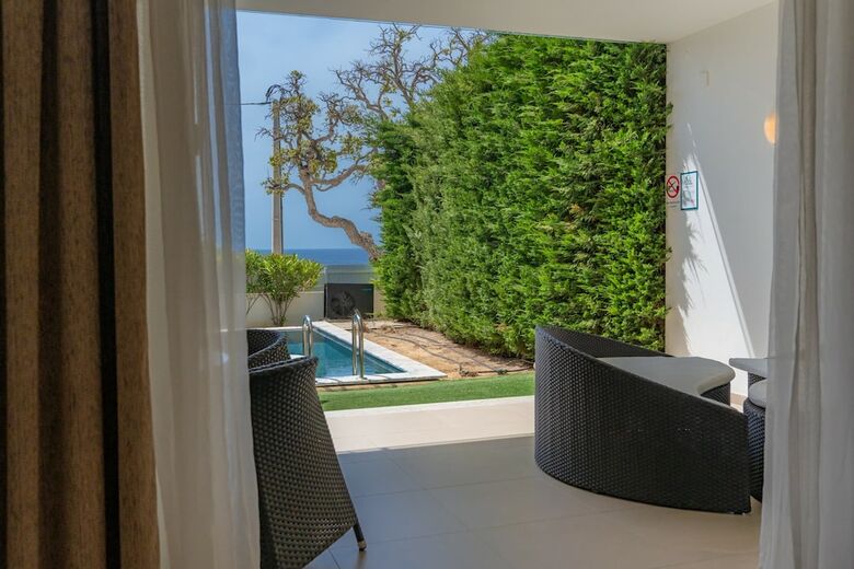S�o Rafael Villas, Apartments & Guesthouse