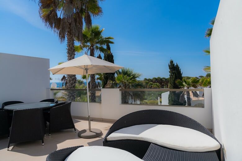 S�o Rafael Villas, Apartments & Guesthouse