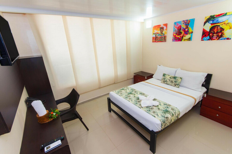 Hotel Marina Suites