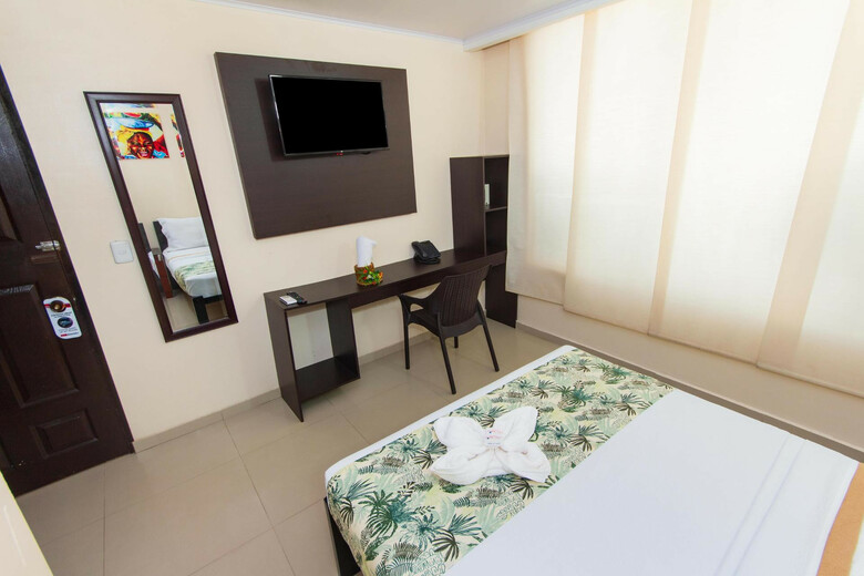 Hotel Marina Suites
