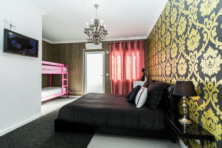 Hostal Vintage Place - Azorean Guest House