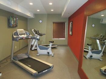 Holiday Inn Express Hotels Cloverdale (greencastle)