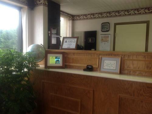 Hotel Highway Inn