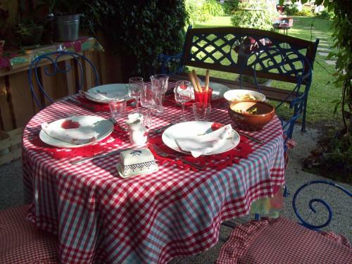 Bed & Breakfast La Roulotte De Lola - Chambre D'h�tes