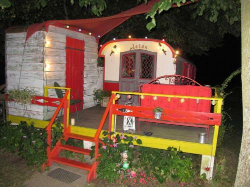Bed & Breakfast La Roulotte De Lola - Chambre D'h�tes