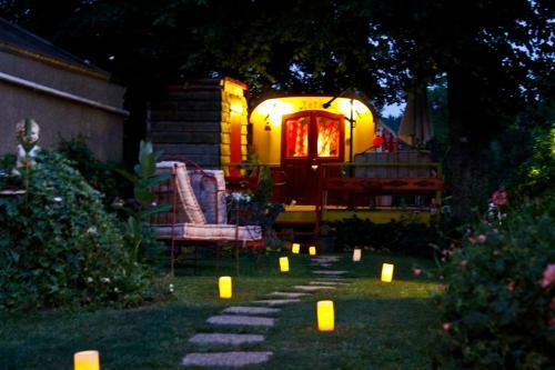 Bed & Breakfast La Roulotte De Lola - Chambre D'h�tes