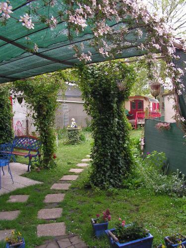 Bed & Breakfast La Roulotte De Lola - Chambre D'h�tes