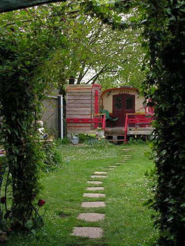 Bed & Breakfast La Roulotte De Lola - Chambre D'h�tes