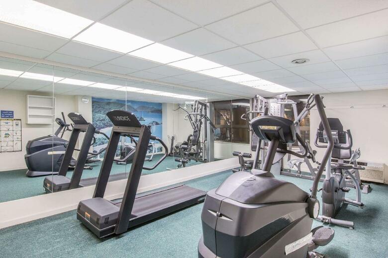 Hotel Howard Johnson Inn - Poconos Area / Bartonsville