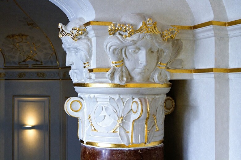 Hotel Golden Crown
