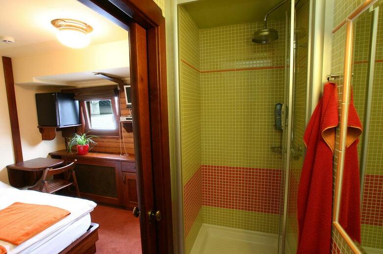Boat Hotel Matylda