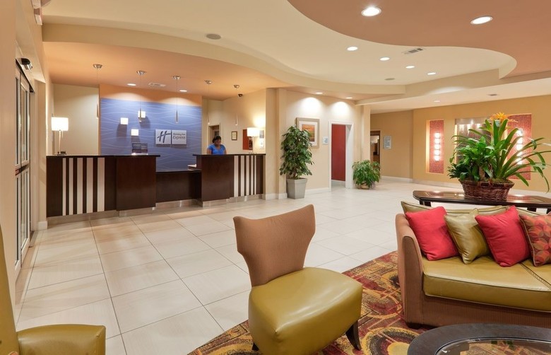 Holiday Inn Express Hotel Winona North