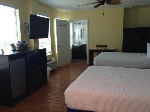 Posada Ocean Village Hotel And Resort