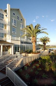 Hotel The Waterfront Inn
