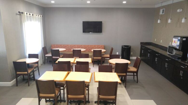 Hotel Comfort Suites Oakley